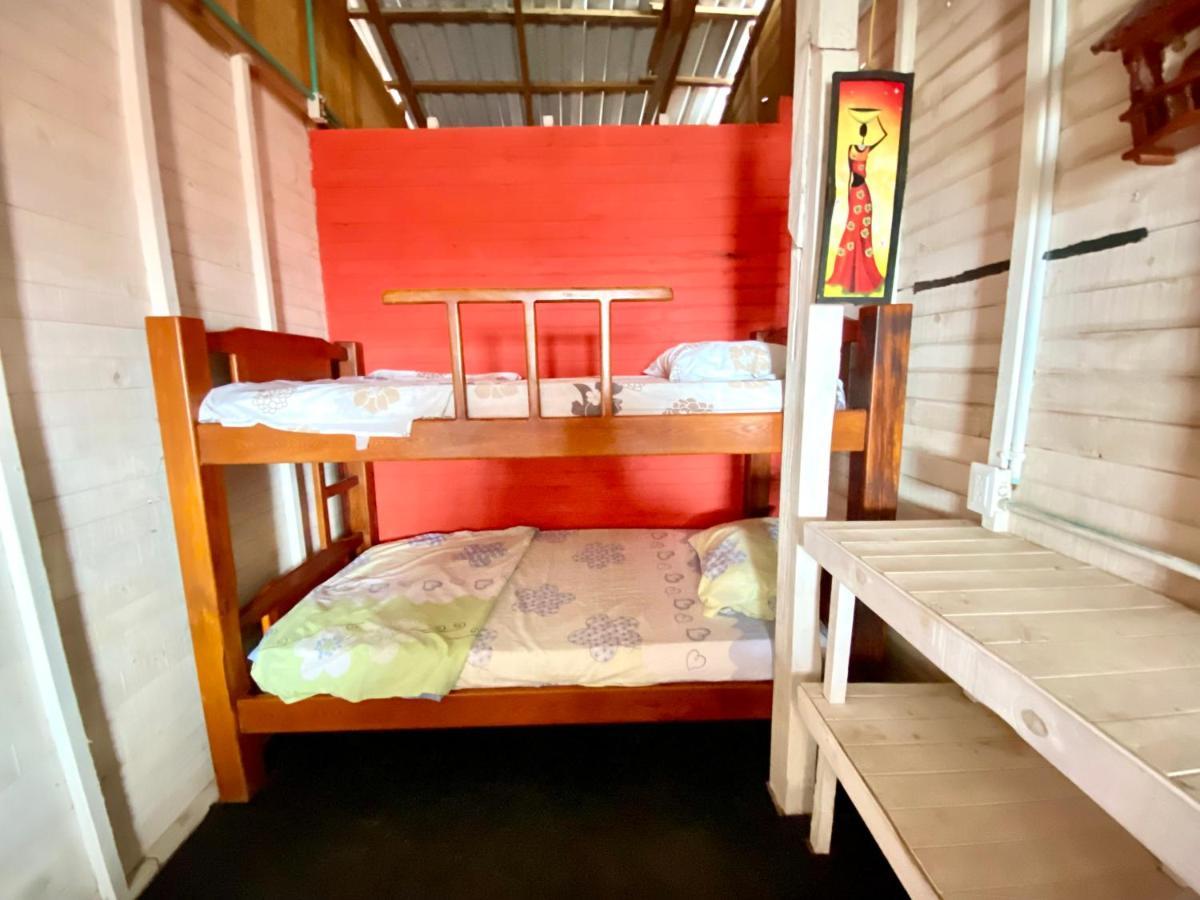 Hostal Paraiso 이슬라 무쿠라 외부 사진