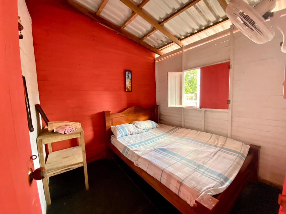 Hostal Paraiso 이슬라 무쿠라 객실 사진