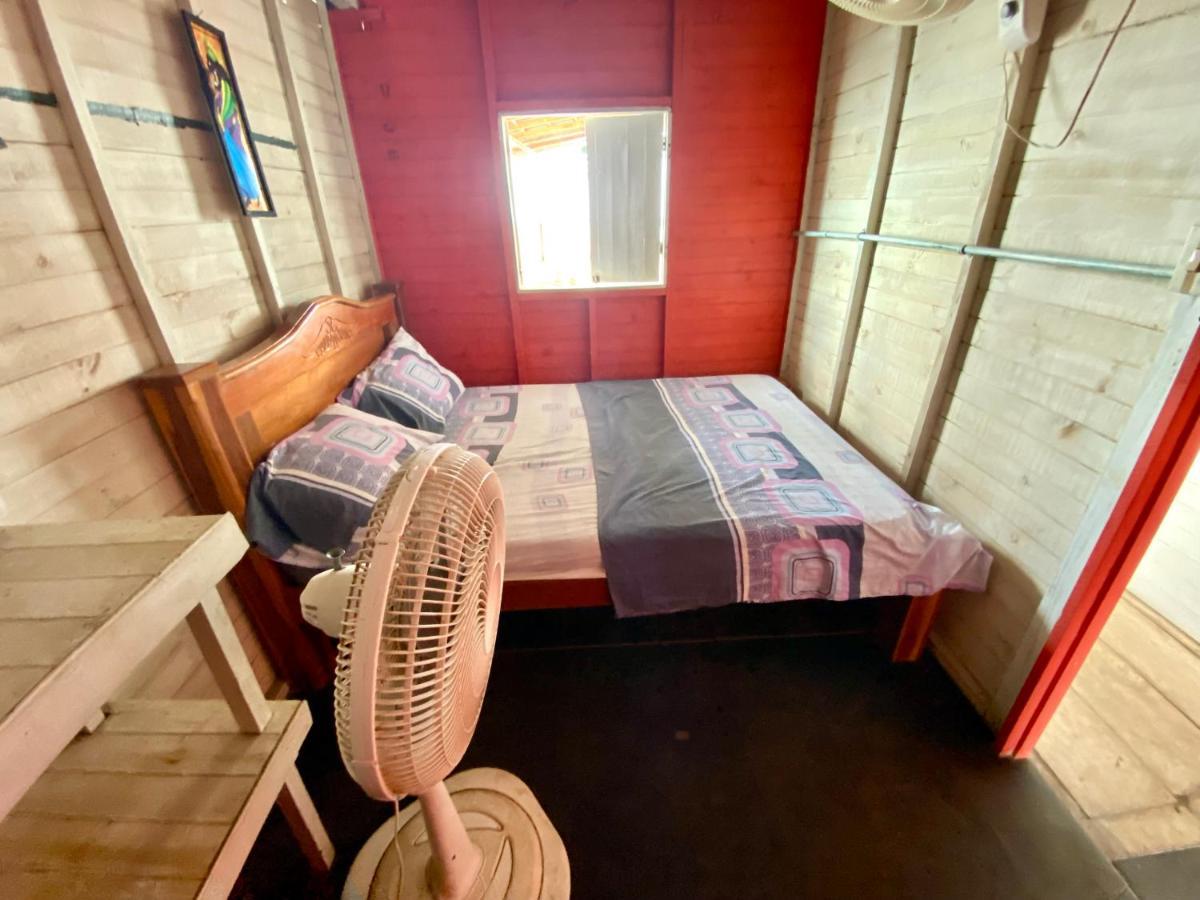 Hostal Paraiso 이슬라 무쿠라 외부 사진