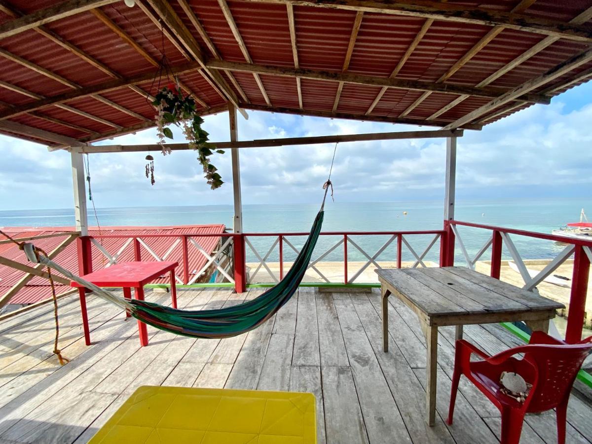 Hostal Paraiso 이슬라 무쿠라 외부 사진